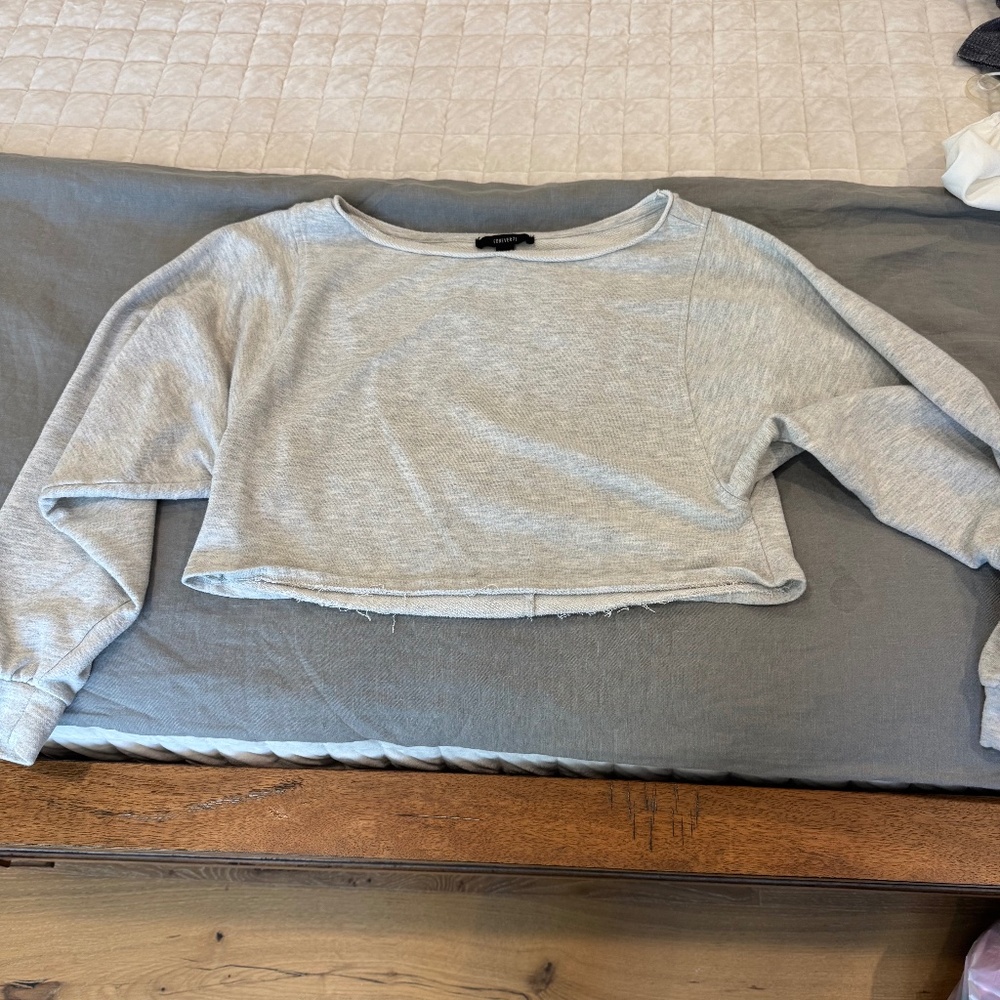 Forever 21 CROPPED SWEATER